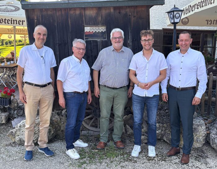 Bezirkskämmerer Fritz Weispfenning, Hans Henninger, Walter Schnell, Marco Meier und Armin Kroder (von links).