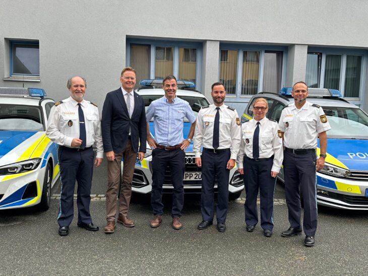 Polizeipräsident Adolf Blöchl, MdL Norbert Dünkel, Vizepräsident Gernot Rochholz, Dienststellenleiter PI-Lauf Maximilian Semlinger, Stellv. Leiterin Birgit Götz, Polizeioberrat Markus Feder (von links).