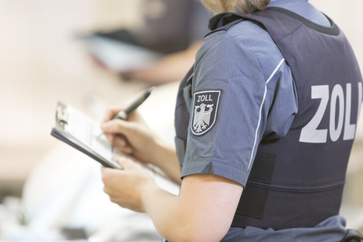 Symbolfoto Zoll Kontrolle