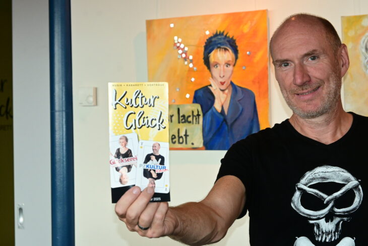 Rainer Turba vom PZ-Kulturraum (rechts) und Andrea Lipka von der „Glückserei“ (hinten im Porträt) gründen eine gemeinsame „WG“: Das „Kulturglück“.