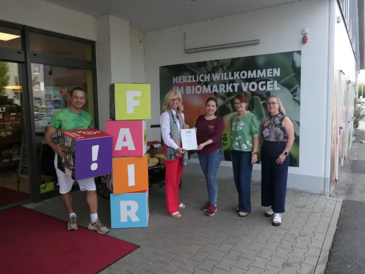 Große Freude in Eckental: Die Kommune hat ihre Zertifizierung als Fairtrade-Gemeinde erfolgreich verlängert.