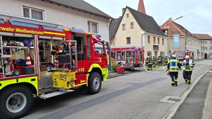 Zum Glück alles nur eine Übung: Die Feuerwehren aus Leinburg, Diepersdorf, Gersdorf, Weißenbrunn, Ober- und Unterhaidelbach probten bei einem Brandszenario in der Brauerei Bub Abläufe für den Ernstfall.