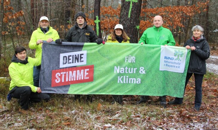 Der Bund Naturschutz setzt sich für viele Umweltprojekte ein. Hier etwa im Februar gegen den Sandabbau im Reichswald. Kreisvorsitzende Miranda Bellchambers (Mitte) fordert lokale Verteilernetze und Speicherkapazitäten.