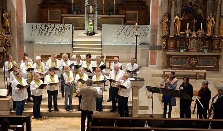 Die Chorgemeinschaft Schnaittach trat zusammen mit „Flauti Vivendi“ in der Pfarrkirche von St. Kunigund auf.