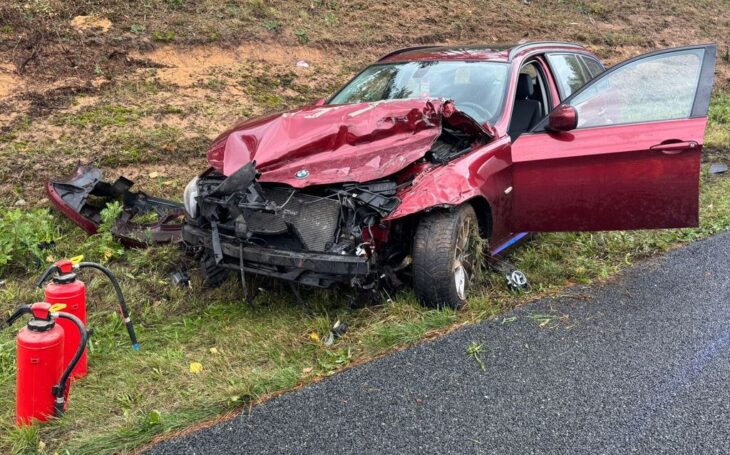 Auf der A9 zwischen den Anschlussstellen Schnaittach und Lauf krachte ein Autofahrer auf einen Kleintransporter – die Feuerwehr Schnaittach rückte aus.