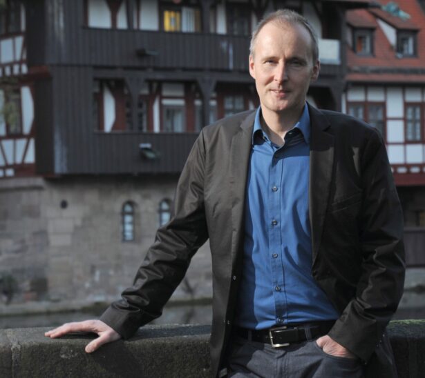 Jan Beinßen kommt auf Einladung der Bücherei ins Zeidlerschloss.