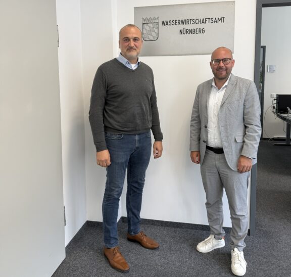 Felix Locke (rechts) besuchte Michael Müller, Leiter des Wasserwirtschaftsamt Nürnberg.