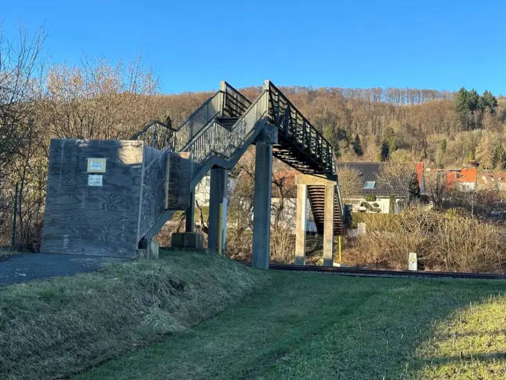 Das Bauwerk an der Bahnlinie in Hersbruck soll nicht ersetzt werden.