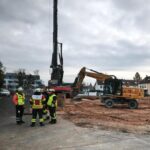Ein Bagger beschädigte eine Gasleitung auf einer Baustelle in Lauf.