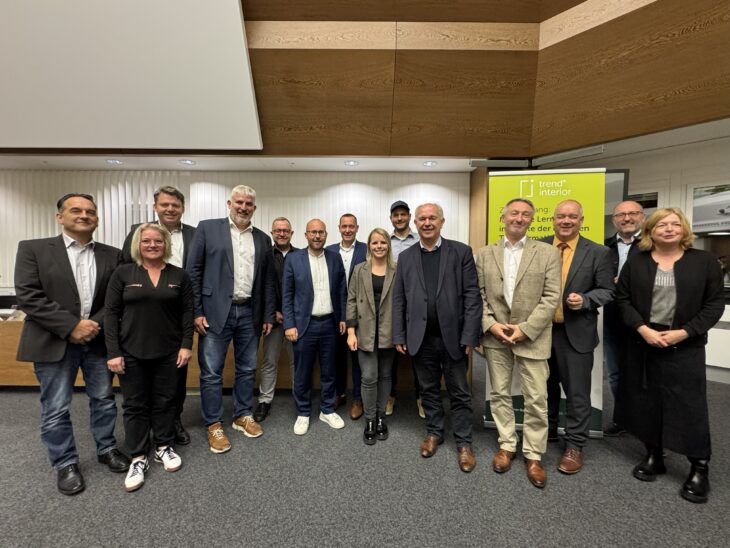 Auf Einladung von MdL Felix Locke fand im Landkreis Nürnberger Land ein reger Bildungsdialog mit Bayerns Kultusministerin Anna Stolz statt.