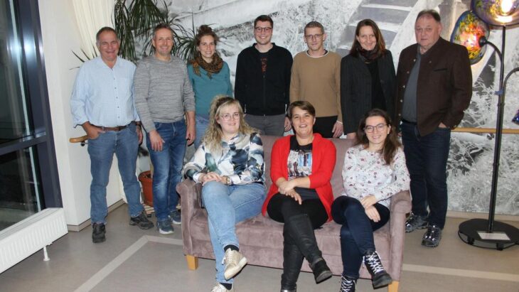 Die Kandidaten der SPD Vorra mit zweitem Bürgermeister Thomas Prechtel (rechts); nicht im Bild sind Buket Balkesen und Stefan Seuberth.