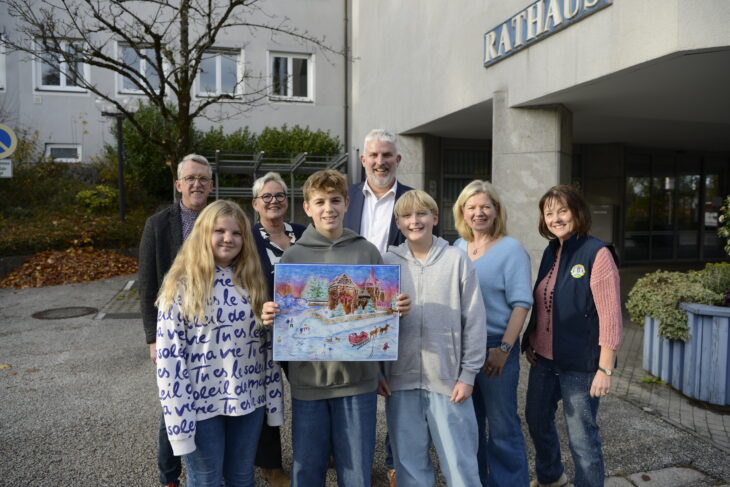 Thomas Lang (zweite Reihe, Bildmitte) mit, zweite Reihe, von links, dem Präsidenten der Laufer Lions, Jürgen Kreppner und den Lions-Mitgliedern Heike Krames, Katja Ferschl und Gertraud Oriold). Vordere Reihe, von links: Sara Ferschl, Simon Ferschl und Hagen Gießler.