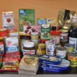 Vor allem länger haltbare Lebensmittel sind in der Weihnachtszeit gefragt.