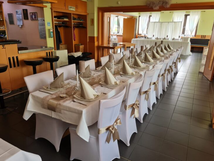 Individuelle Tischdekorationen für Feiern aller Art