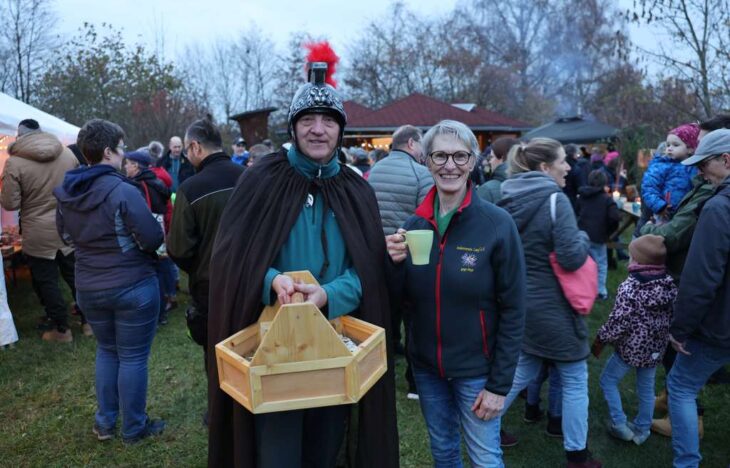 Am Bienenzentrum auf dem Kunigundenberg fand der Markt statt – und Sankt Martin war persönlich dabei.