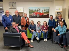 Kerstin Stocker (5.v.l.) vom WinWin Freiwilligenzentrum zusammen mit den Ehrenamtlichen.