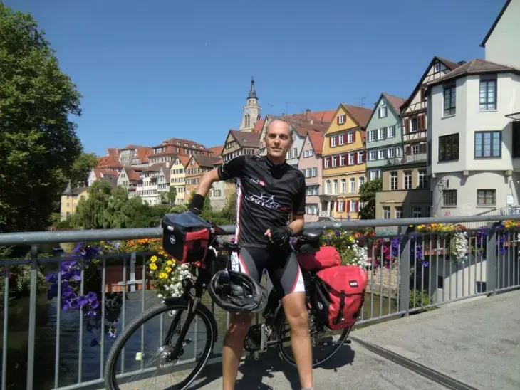 Frank Herrmann hat auf seiner Fairen Biketour auch Halt im Gästesaal des Stadthauses gemacht.
