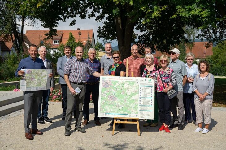 Ein Projekt, das durch das Burgerbudget ermöglicht wurde: die Wandertafeln des Alpenvereins für die Wanderwege rund um Altdorf.
