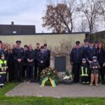 Am Volkstrauertag wurde in Mimberg feierlich die neue Gedenkstätte für im Krieg gefallene Feuerwehrkameraden eingeweiht.