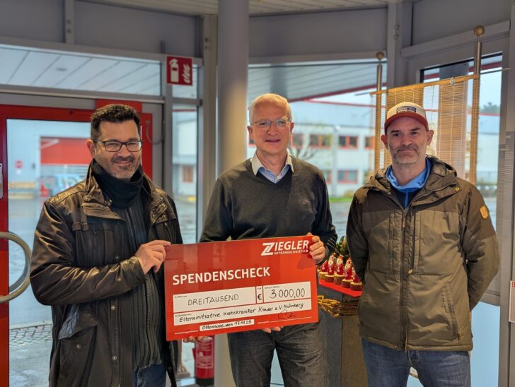 Das Bild zeigt (von links) Stephan Engelhardt (Vorsitzender der Elterninitiative krebskranker Kinder), Klaus Endres (Geschäftsleitung Getränke Ziegler) und Florian Schönhöfer (Werkstattleiter).