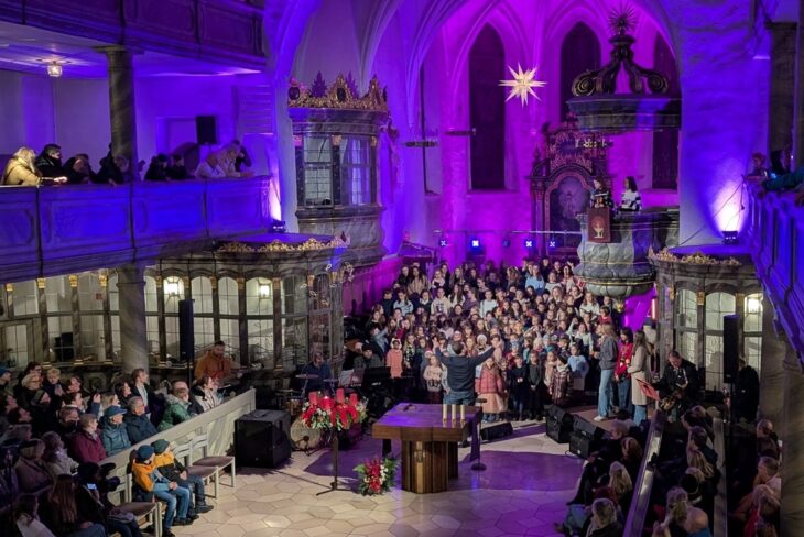 Der Altdorfer Rock und Pop Chor in der Laurentiuskirche.
