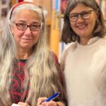 Tessa Korber signierte beim ihre Werke für die Gäste.