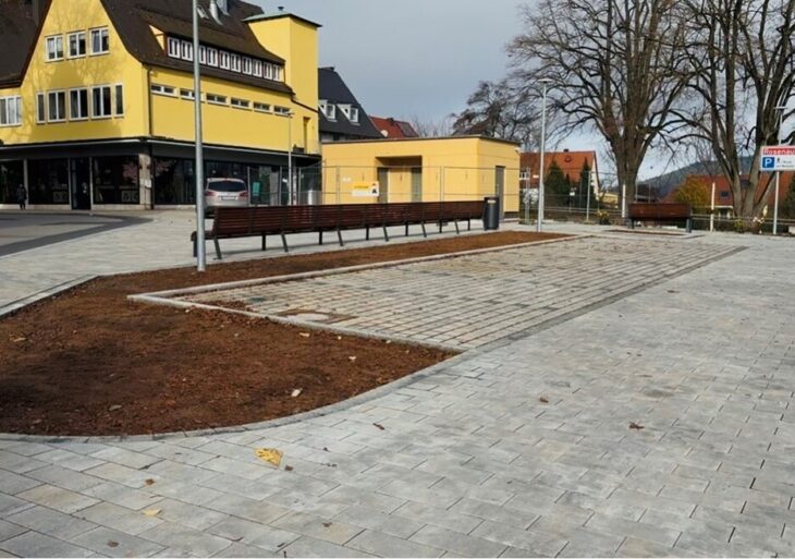 Der neue Parkplatz an der Neumarkter Straße in Altdorf wird in der kommenden Woche gesperrt sein.