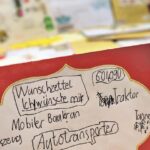 Auf den Wunschzetteln in den Weihnachtspostämtern stehen neben klassischem Spielzeug auch Dinge, die man nicht kaufen kann. Foto: Karl-Josef Hildenbrand/dpa