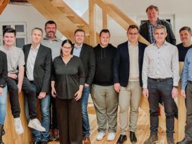 Die Kandidaten (von links): Stefanie Lamp, Bastian Kolb, Stefan Stein, Harald Bammler, Christine Trumm, Thomas Begert, Lukas Dorner, Patrick Hafner, Volker Scheibeck, Stefan Raum, Christian Igel und Sven Regelein.