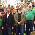 Ein Teil der Kandidatinnen und Kandidaten der Grünen für die Kommunalwahl im März 2026. Ganz vorne Bürgermeisterkandidat Andreas Sperling.