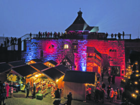 Das Foto zeigt einen Teil des Burgthanner Weihnmachtsmarkt