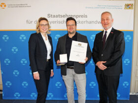 V.l. Alexandra Schenk (Ministerialdirigentin StMELF), Johannes Wiehgärtner (Geschäftsführer und Inhaber vom Kalchreuther Bäcker), Günter Wagner (Landes­innungsmeister)