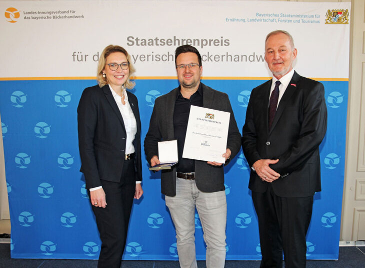 V.l. Alexandra Schenk (Ministerialdirigentin StMELF), Johannes Wiehgärtner (Geschäftsführer und Inhaber vom Kalchreuther Bäcker), Günter Wagner (Landes­innungsmeister)