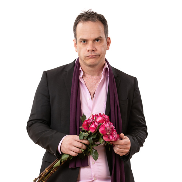 Matthias-Gietl-mit-Rosen-©Franz-Bauer