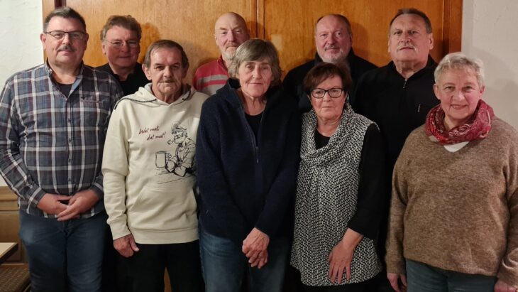 Klaus Kroll, Uli Olpp, Rupert Pfann, Klaus Böhm, Margit Liedel, Anni Köth, Bernhard Stauber, Gerhard Holzinger und Doris Heinritz sind ein Teil der für die Gemeinderatswahl 2026 nominierten Kandidatinnen und Kandidaten des SPD-Ortsvereins Kirchensittenbach (von links).