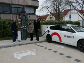 In Eckental gibt es eine neue 150-Kilowatt-Station am Rathaus.