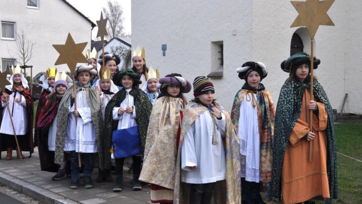In den ersten Tagen des neuen Jahres ziehen die Sternsinger wieder von Haus zu Haus.