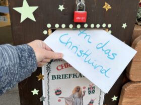 Das Eckentaler Christkind hat den Schlüssel zu dem Briefkasten.