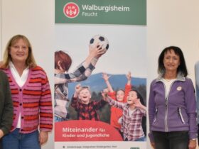 Sprachen über eine Erweiterung des Walburgisheims (von links): Einrichtungsleiter Florian Heckl, seine Stellvertreterin Heike Hamer sowie die beiden CSU-Vertreter Susanne Flesch und Harald Danzl.