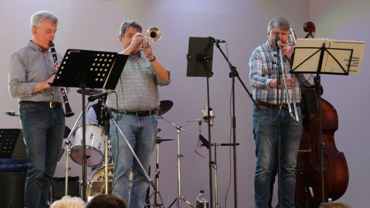 Die Dixielandler aus der Oberpfalz spielen zum Frühschoppen der Stadtkapelle Velden auf.