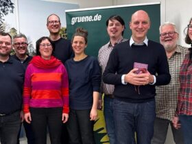 Nach 2020 kandidiert Mario Rubel (3. von rechts) ein zweites Mal für das Amt des Schwarzenbrucker Bürgermeisters.