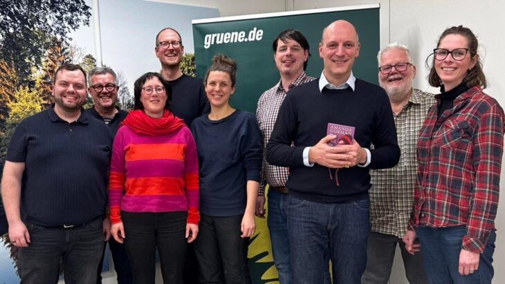 Nach 2020 kandidiert Mario Rubel (3. von rechts) ein zweites Mal für das Amt des Schwarzenbrucker Bürgermeisters.