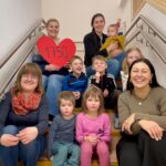 Der Kindergarten Kirchröttenbach nahm symbolisch die Spendensumme der Jungen Union Schnaittach entgegen.