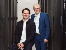 Jan-Philipp Becker (links) und Johannes Bisping (rechts) verantworten gemeinsam die Geschäftsführung bei bisping & bisping.