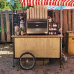 Ein Projekt aus dem Nürnberger Land: Café Yuna hat einen kleinen Handwagen als Kaffeestand ausgebaut und bietet qualitativ hochwertigen Kaffee bei Hochzeiten und anderen Events an.