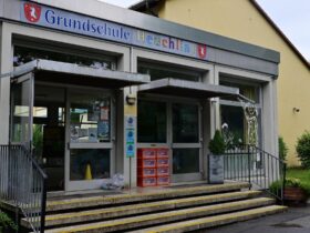 An der Grundschule im Laufer Ortsteil Heuchling war der Unterricht ausgefallen – wegen einer defekten Heizung. Doch dank eines Provisoriums ist es in den Klassenzimmern nun wieder warm genug.