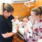 Zwei Schwestern, zwei Cousinen: Melanie Heck (links) mit Leni und Stefanie Puppa (rechts) mit Helena haben ihre Töchter mit nur einem Tag Abstand zur Welt gebracht.