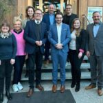 Das Bild zeigt Manuel Knoll, Landesvorsitzender der Jungen Union Bayern, bei der JU im Landkreis.