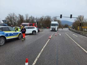 Aufgrund des Unfalls kam es für rund eine Stunde zu stärkeren Verkehrsbehinderungen.