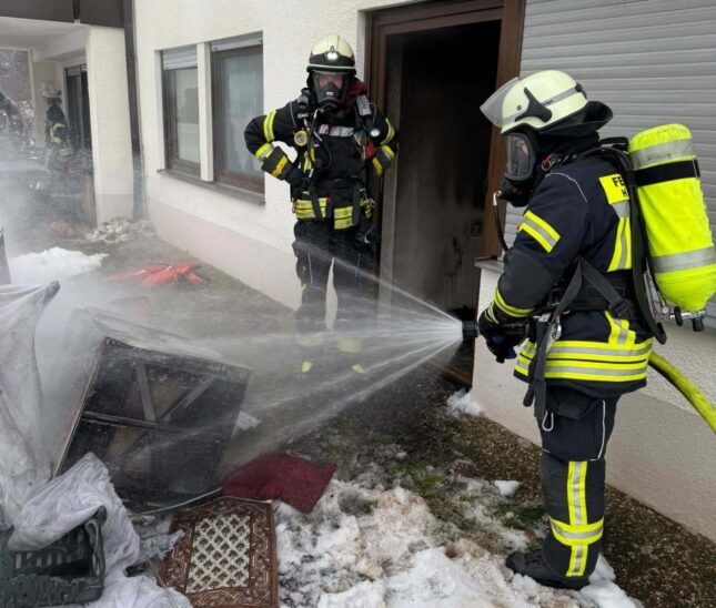 Der Brand wurde laut der Happurger Feuerwehr rasch unter Kontrolle gebracht und vollständig abgelöscht.